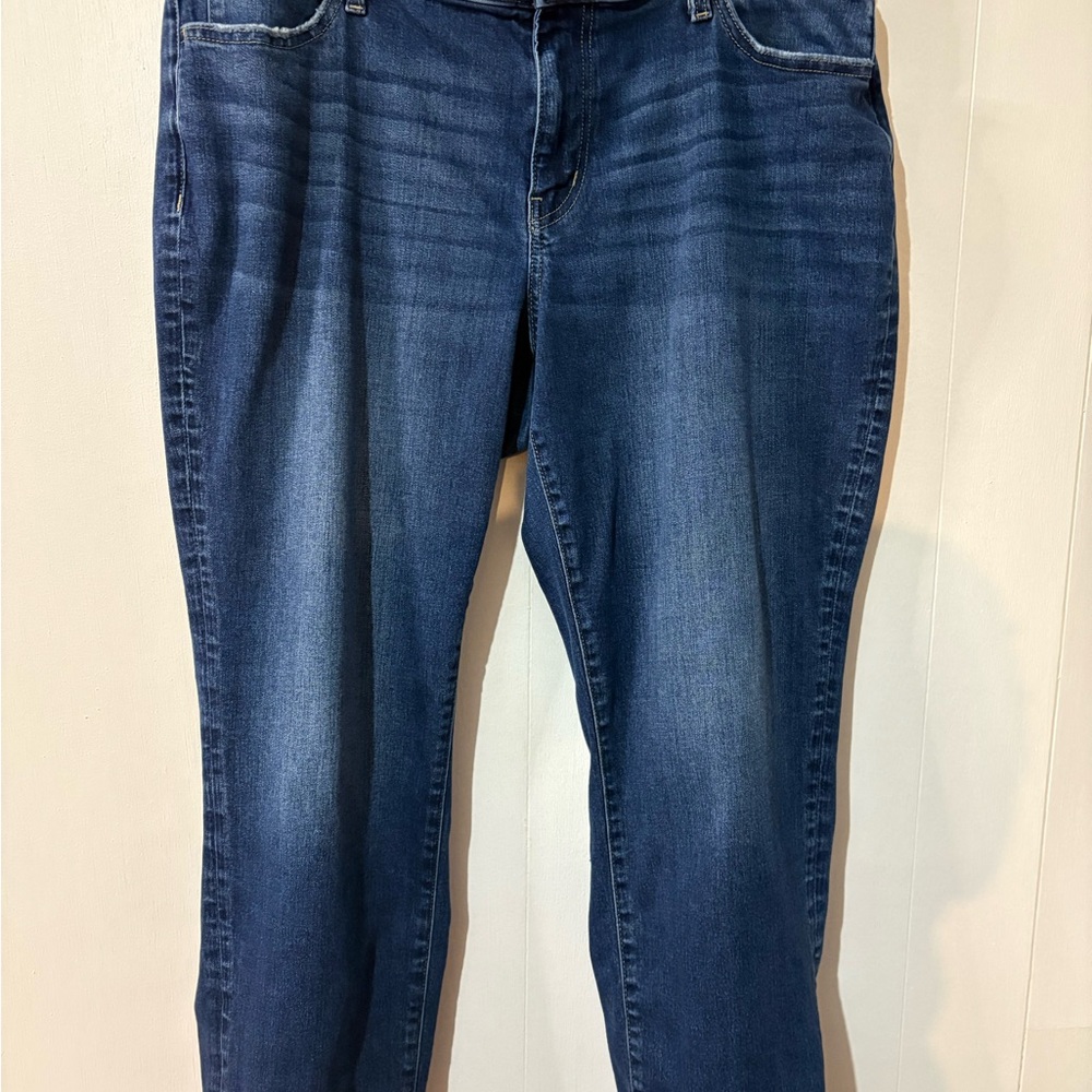 Stylish Indigo Women's Straight Leg Jeans